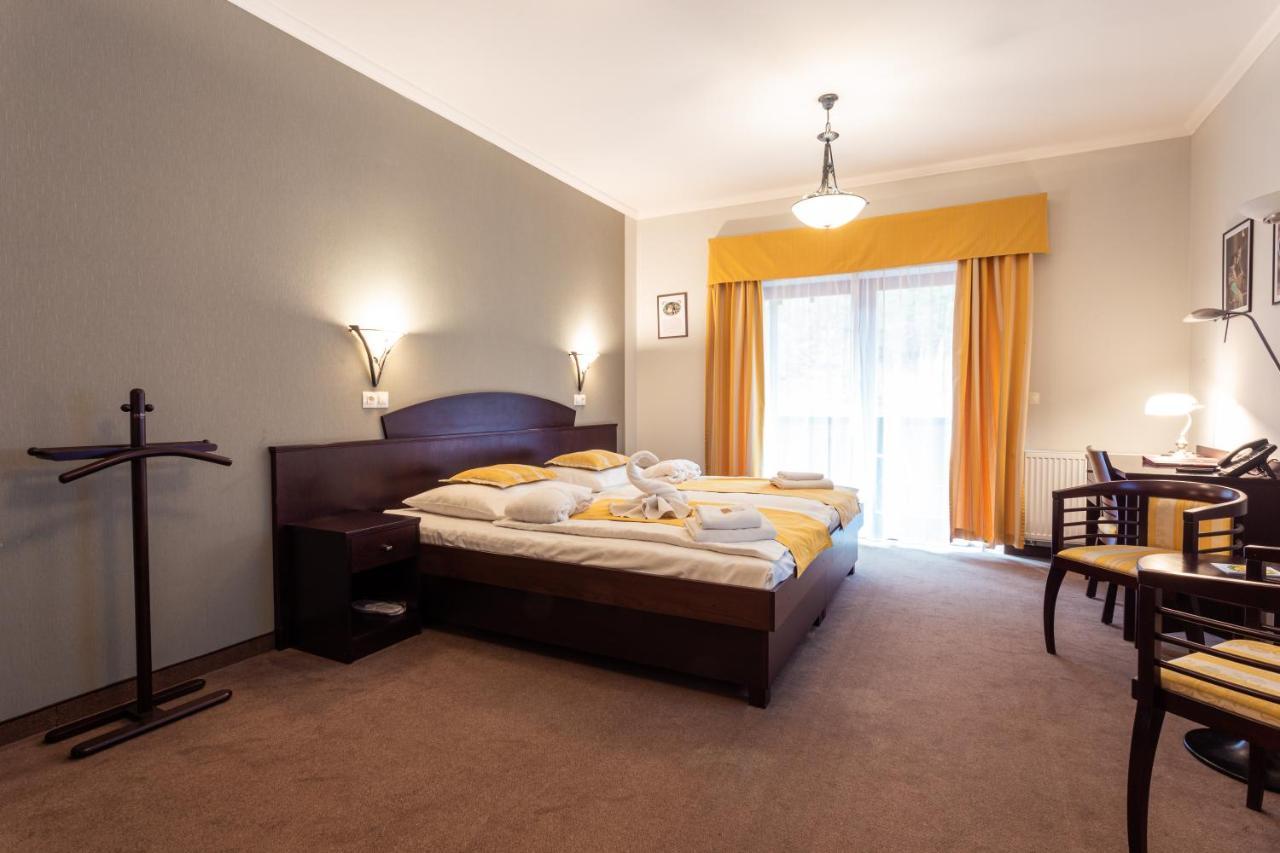 Hotel Studanka Рихнов-над-Кнежноу Экстерьер фото