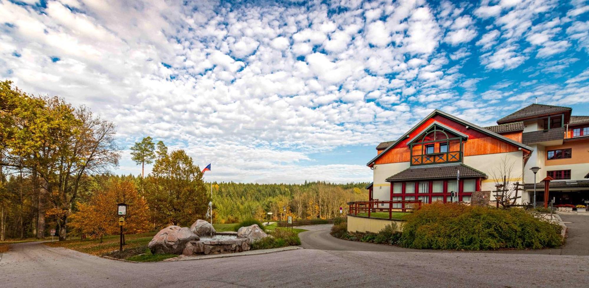 Hotel Studanka Рихнов-над-Кнежноу Экстерьер фото
