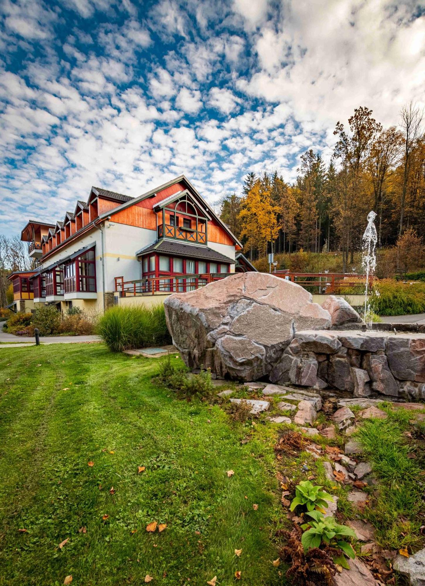 Hotel Studanka Рихнов-над-Кнежноу Экстерьер фото