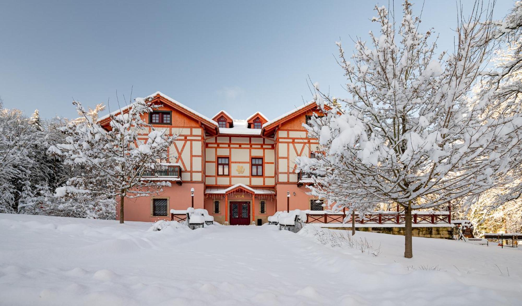 Hotel Studanka Рихнов-над-Кнежноу Экстерьер фото